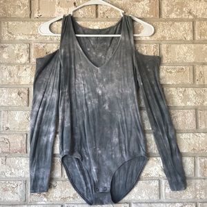 M, AEO tie dye body suit.